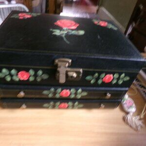 vintage jewelry box.